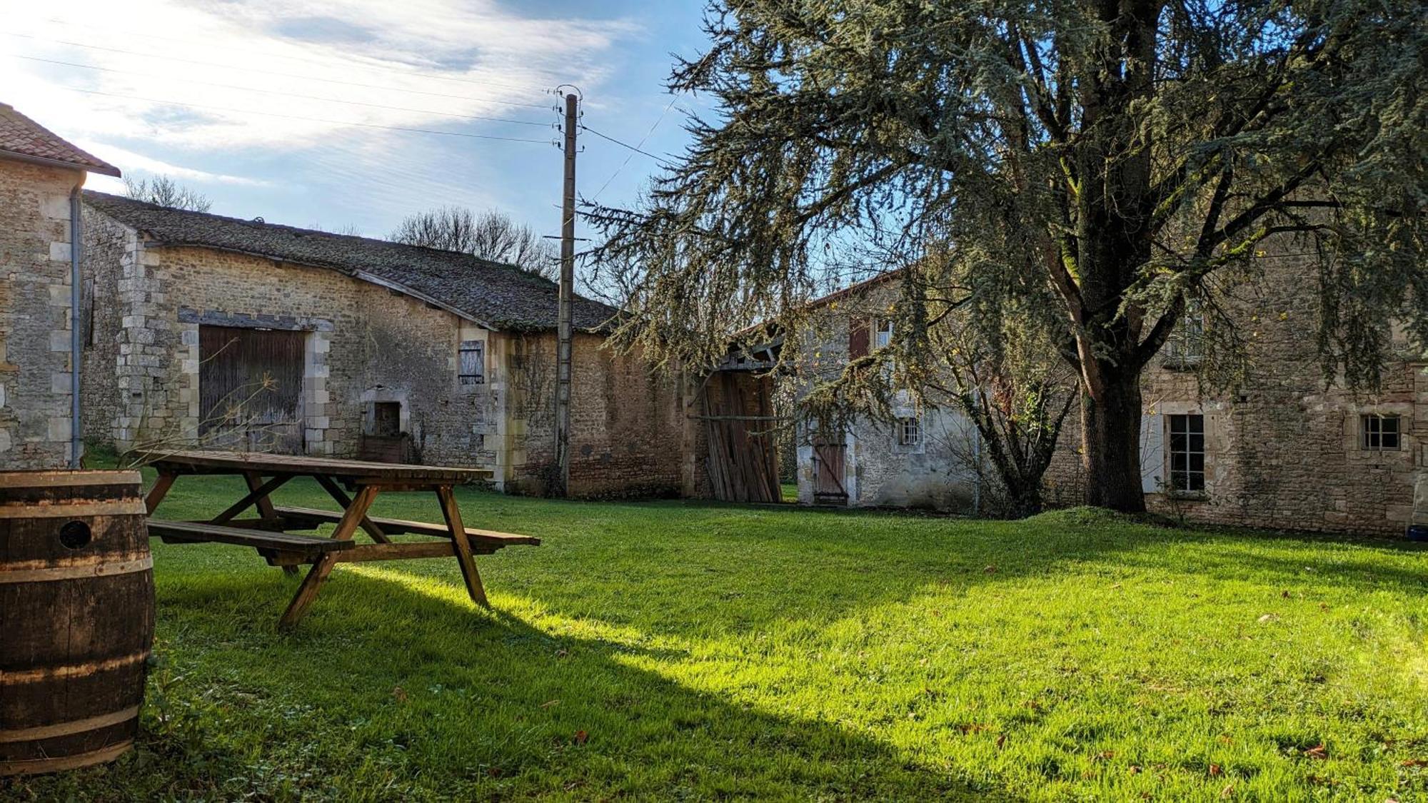 Chateau De Sauge Saivres Exterior photo